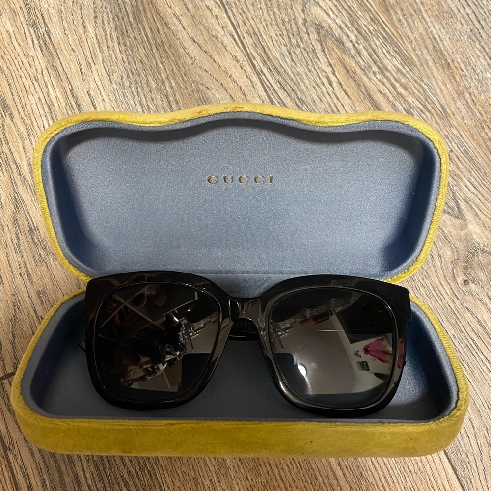 Gucci women’s sunglasses